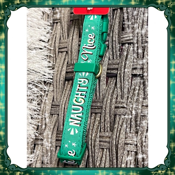 S Petsmart Winter Green Holiday Dog Collar Naughty Nice Gold Cat Christmas SMALL - Picture 4 of 8